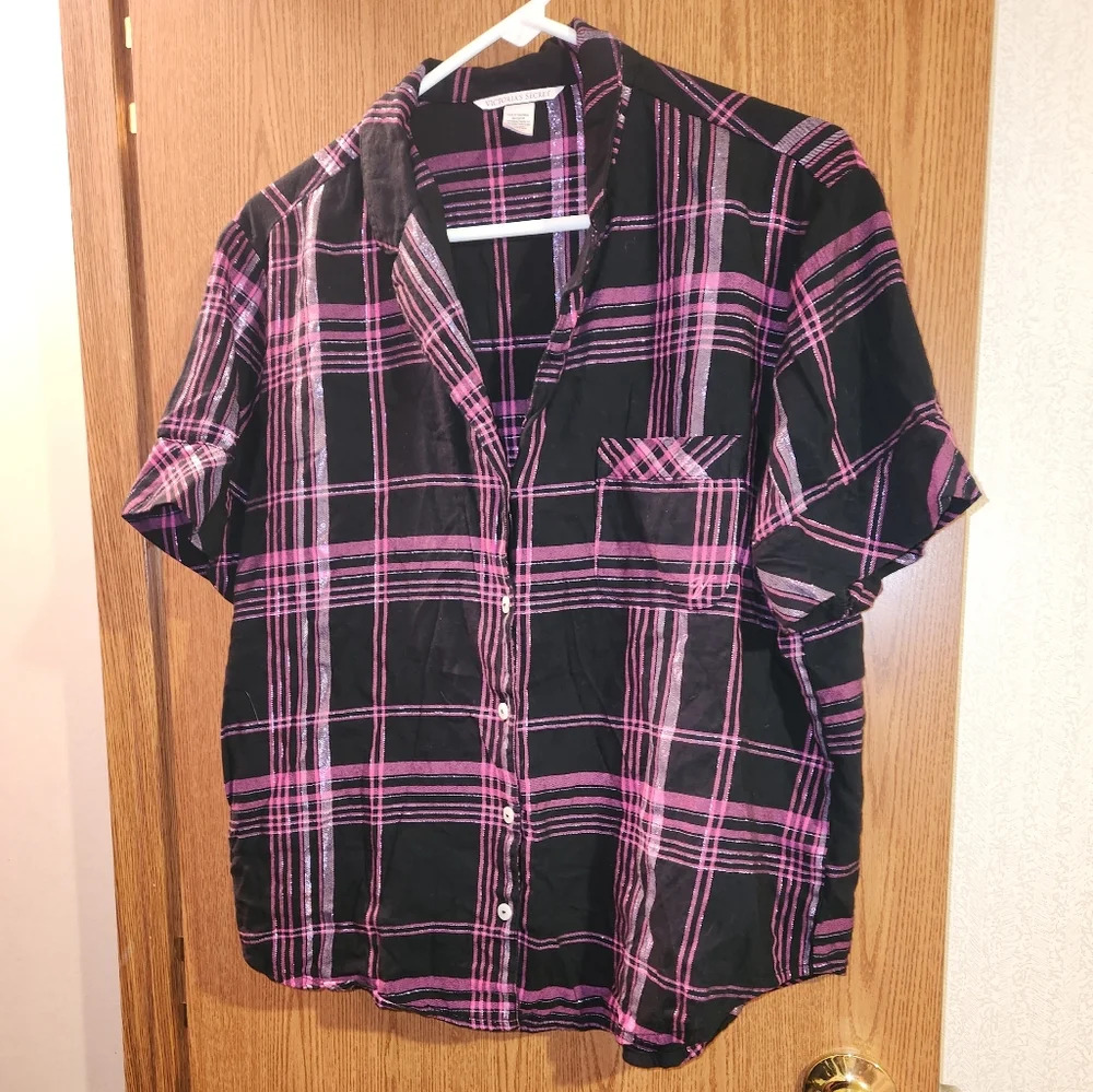 ๐ 3/$15 Victoria's Secret Medium Plaid Pajama Top - Picture 4 of 9